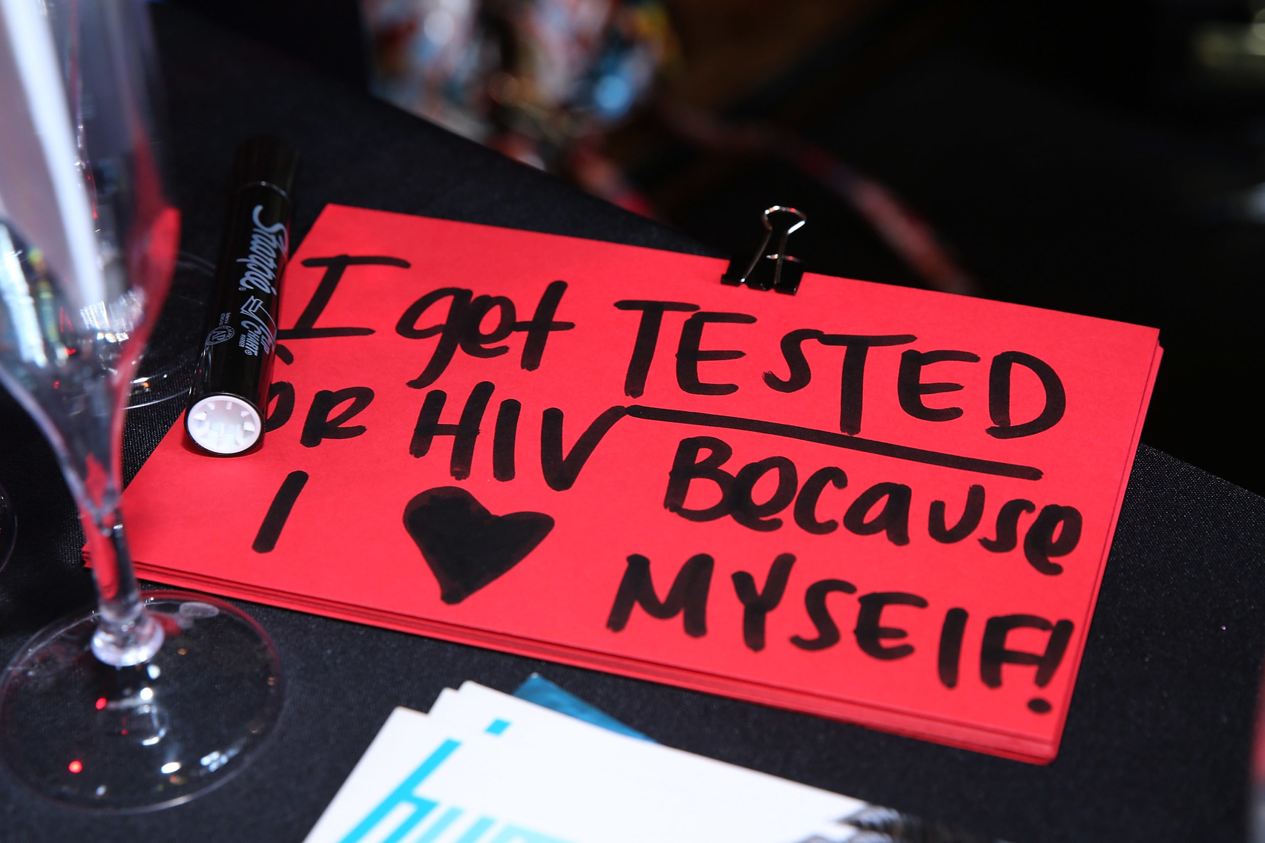 Test na HIV można teraz wykonać za darmo w domu. Trwa to tylko 15 minut